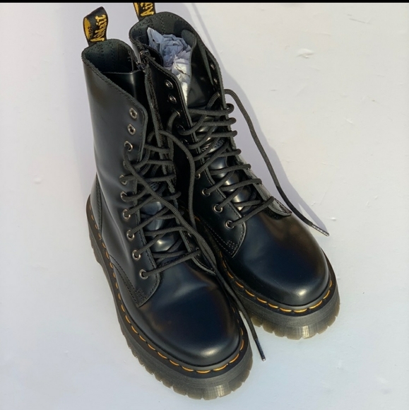 💥SOLD!💥 Dr. Martens Jadon Hi Boots New in Box - Picture 2 of 5